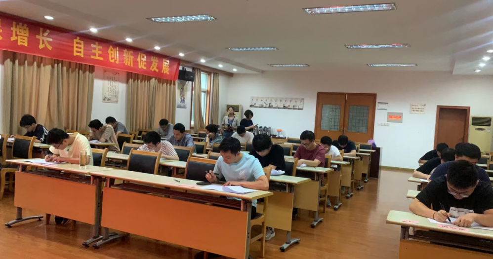 技術(shù)比武練兵忙,設(shè)計人員本領(lǐng)強